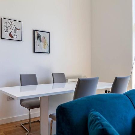 Stunning New 3 Bdr Duplex Wbalcony, East London Lägenhet Exteriör bild