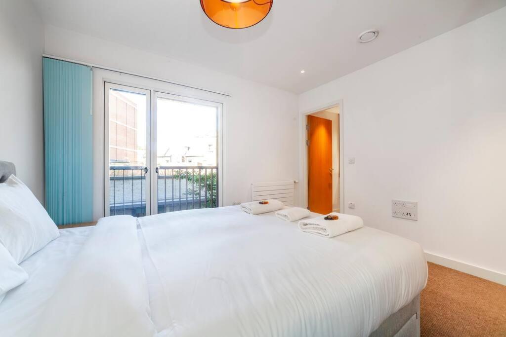 Stunning New 3 Bdr Duplex Wbalcony, East London Lägenhet Exteriör bild