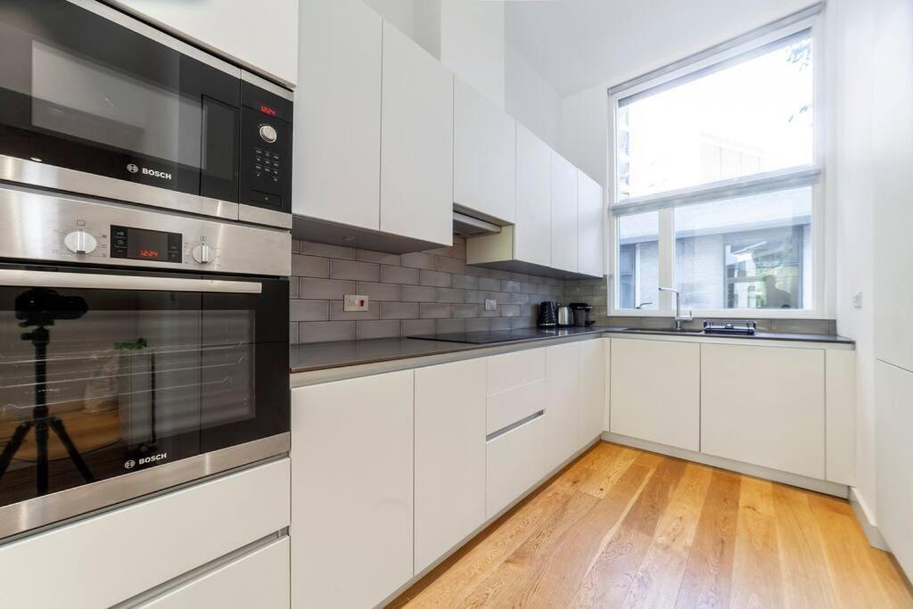 Stunning New 3 Bdr Duplex Wbalcony, East London Lägenhet Exteriör bild