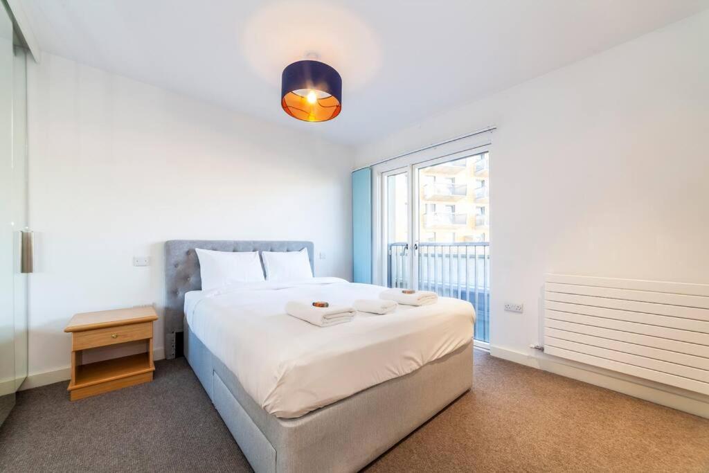 Stunning New 3 Bdr Duplex Wbalcony, East London Lägenhet Exteriör bild