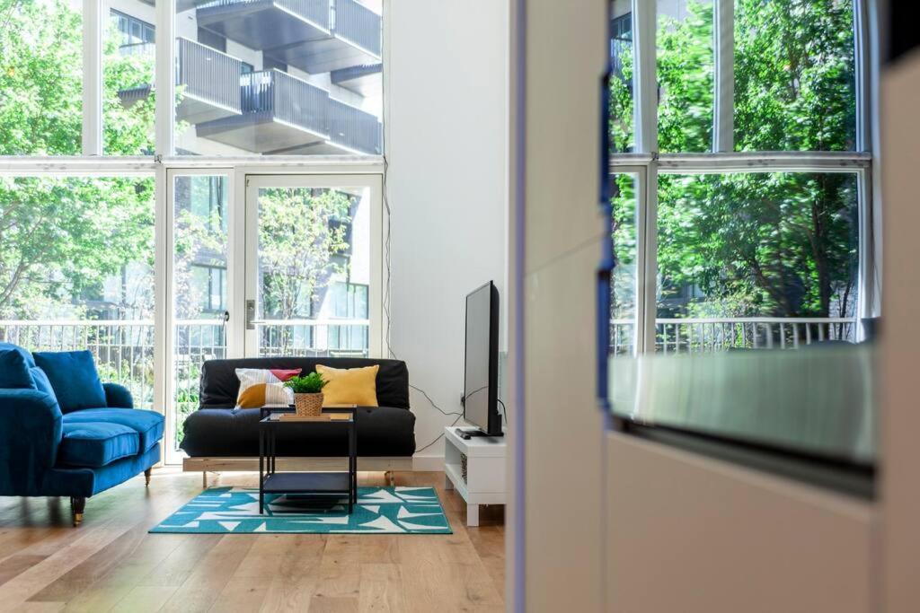 Stunning New 3 Bdr Duplex Wbalcony, East London Lägenhet Exteriör bild
