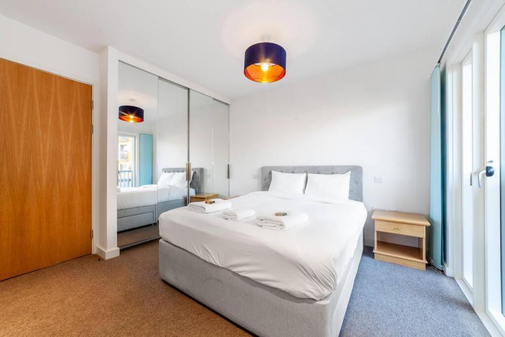 Stunning New 3 Bdr Duplex Wbalcony, East London Lägenhet Exteriör bild